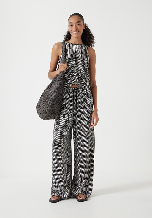 Front Knot Crop Top