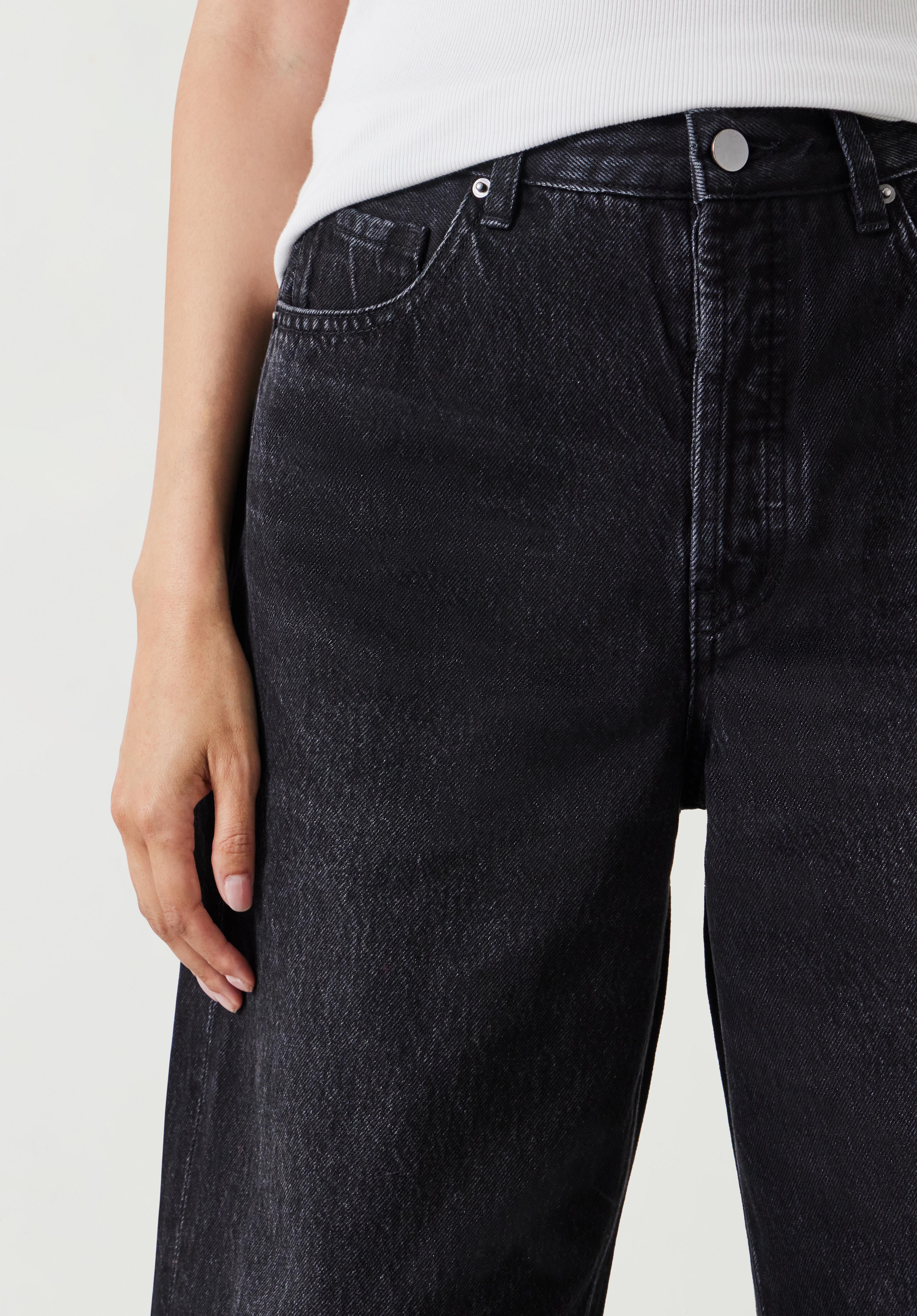 Black cropped straight leg jeans deals