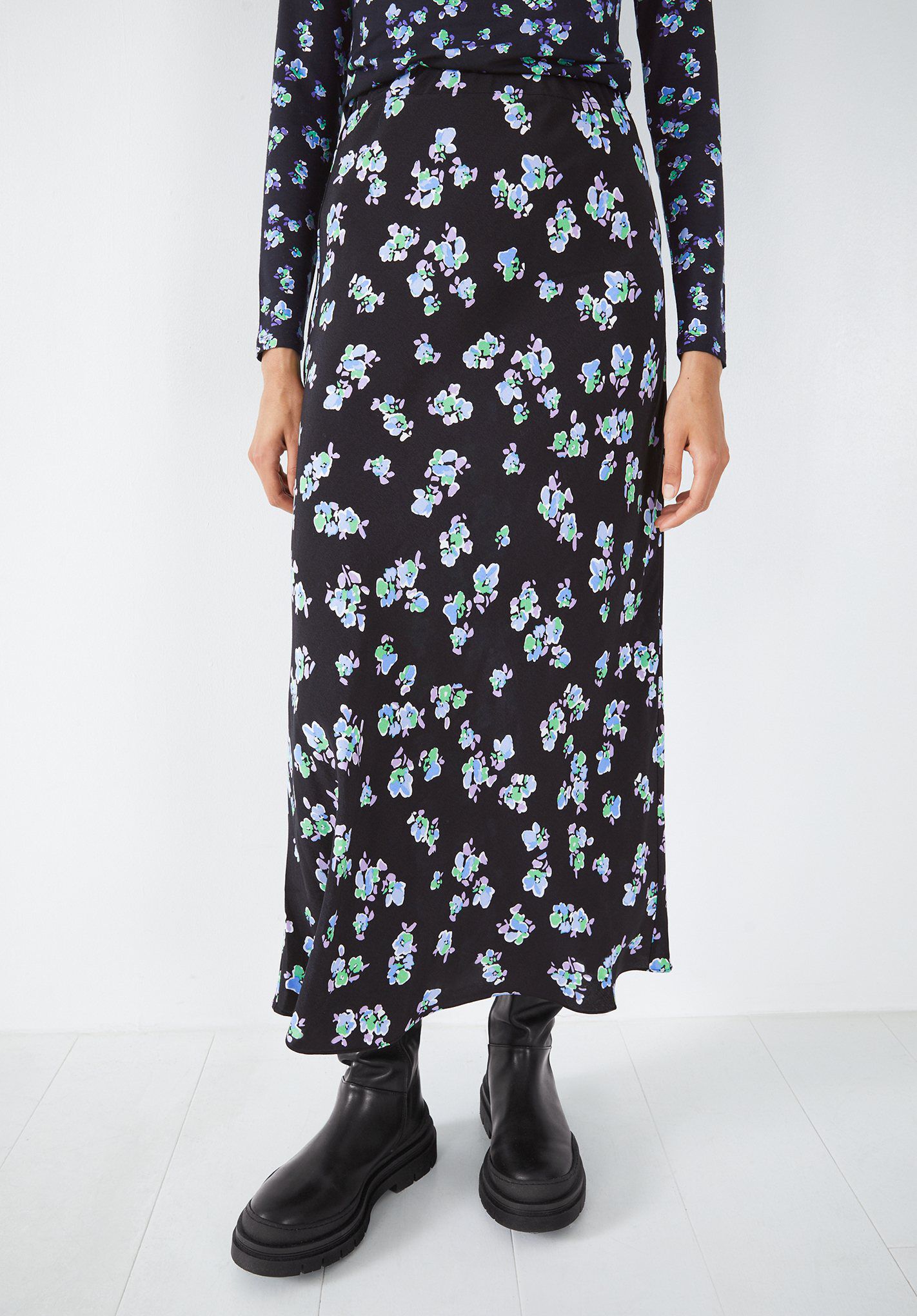 Black skirt store on sale