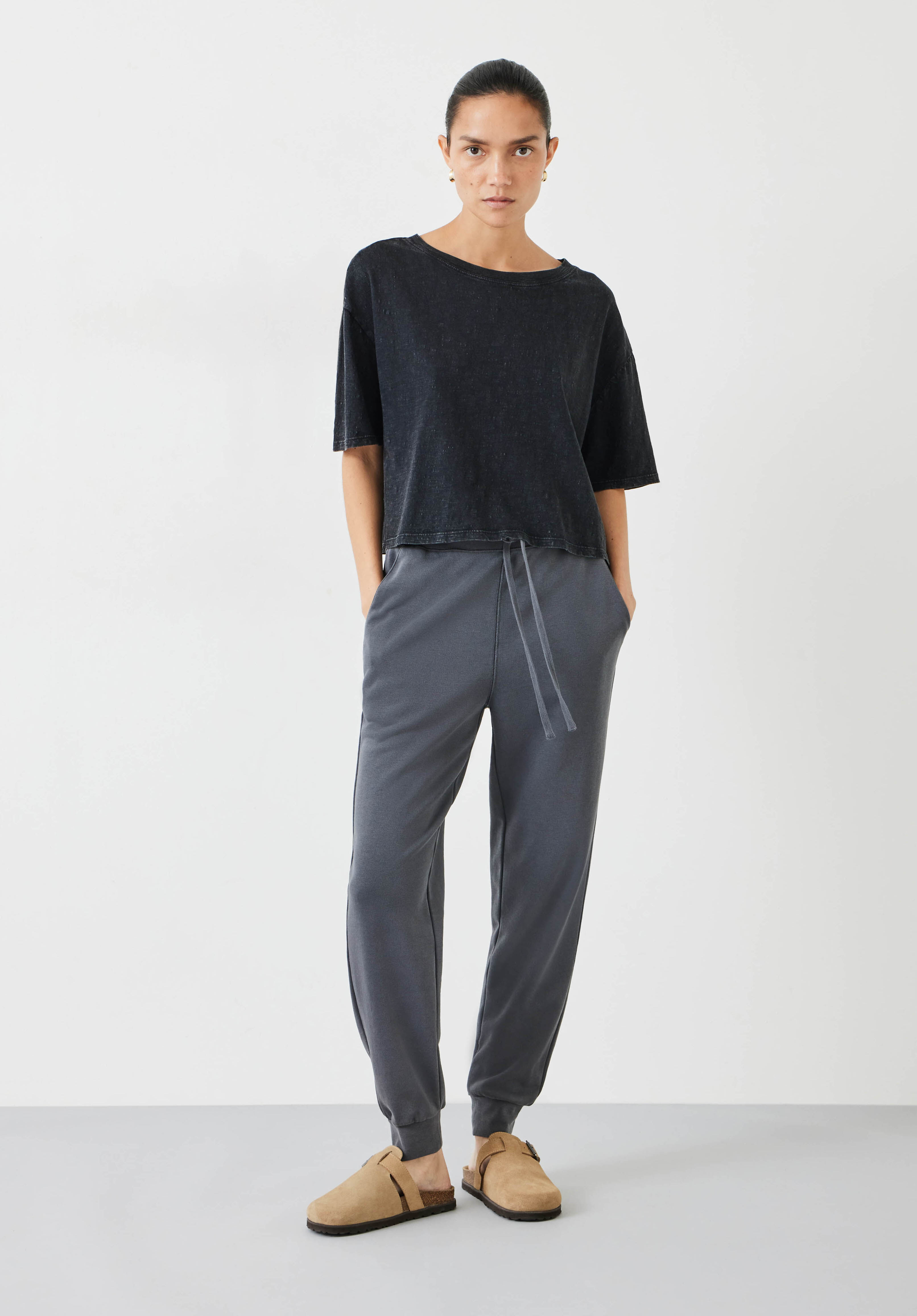 Relaxed Leg Jersey Joggers | Ebony | hush