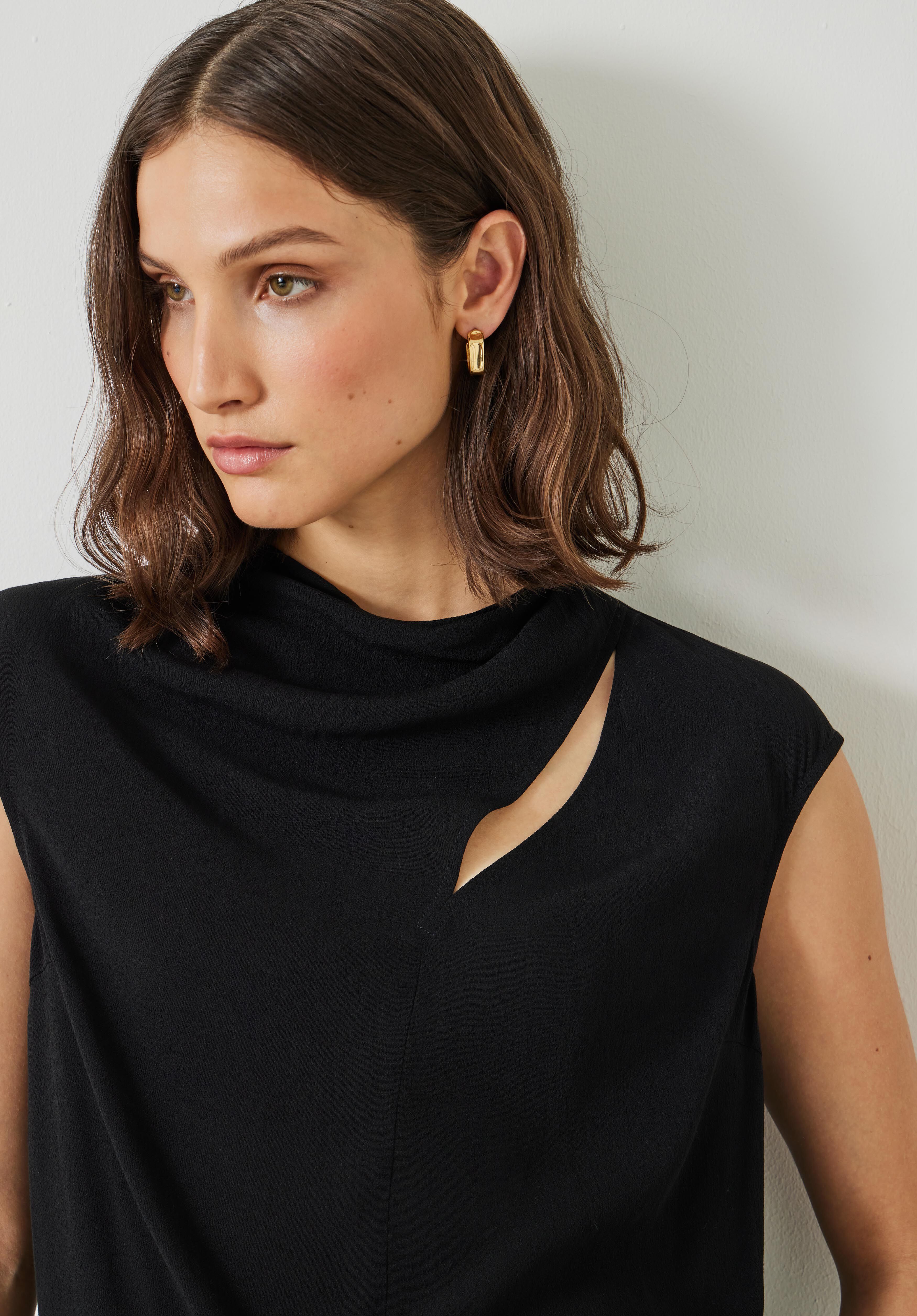 Sienna Cut Out Detail Top Black hush