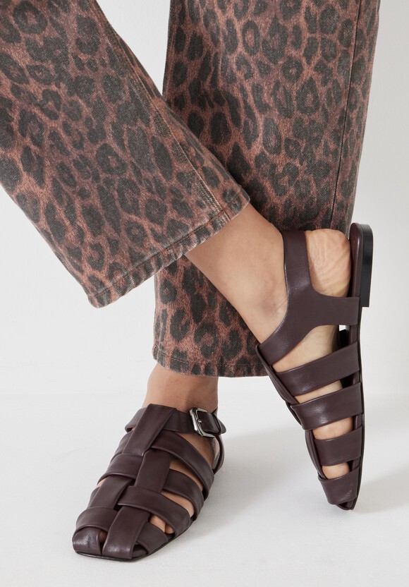Leather Caged Fisherman Sandals
