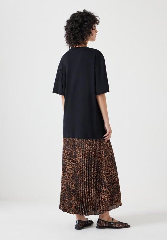 Esme Short Sleeve Pleated Midi Dress