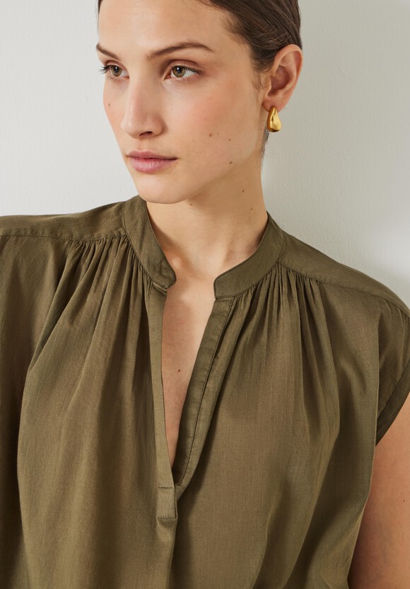 Viola Sleeveless Cotton Shirt