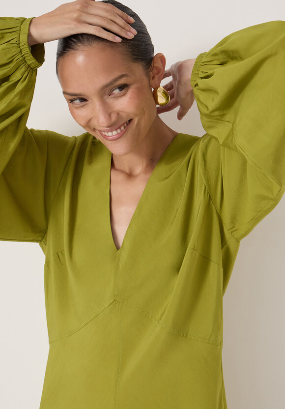 Grace V-Neck Long Sleeve Dress