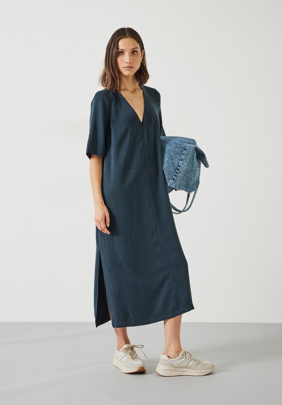 Reyna V-Neck Midi Dress