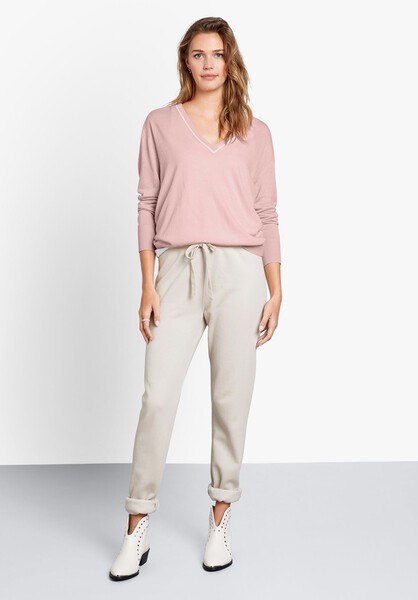 Contrast Seam V Jumper