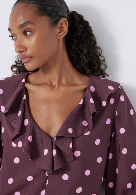 Air Flow Ruffle Blouse