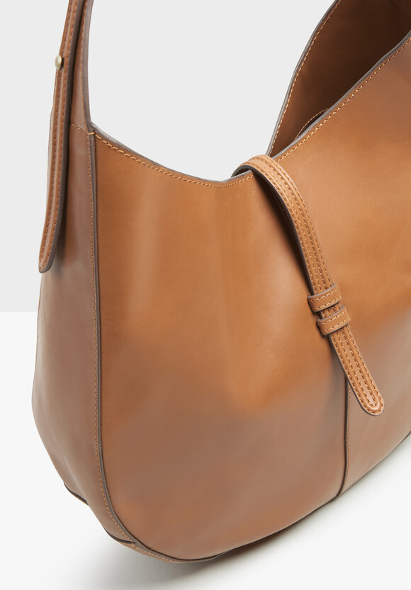 Isla Leather Scoop Tote Bag