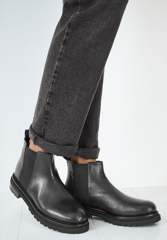 Bailey Leather Boots