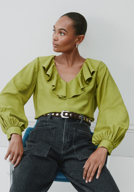 Air Flow Ruffle Blouse