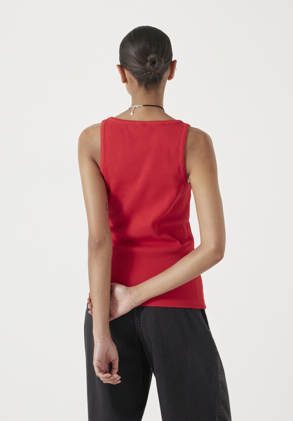 Scoop Neck Vest