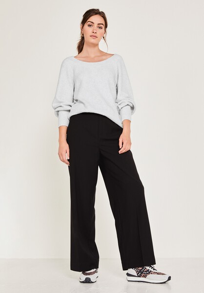 Arielle Off-The-Shoulder Jumper