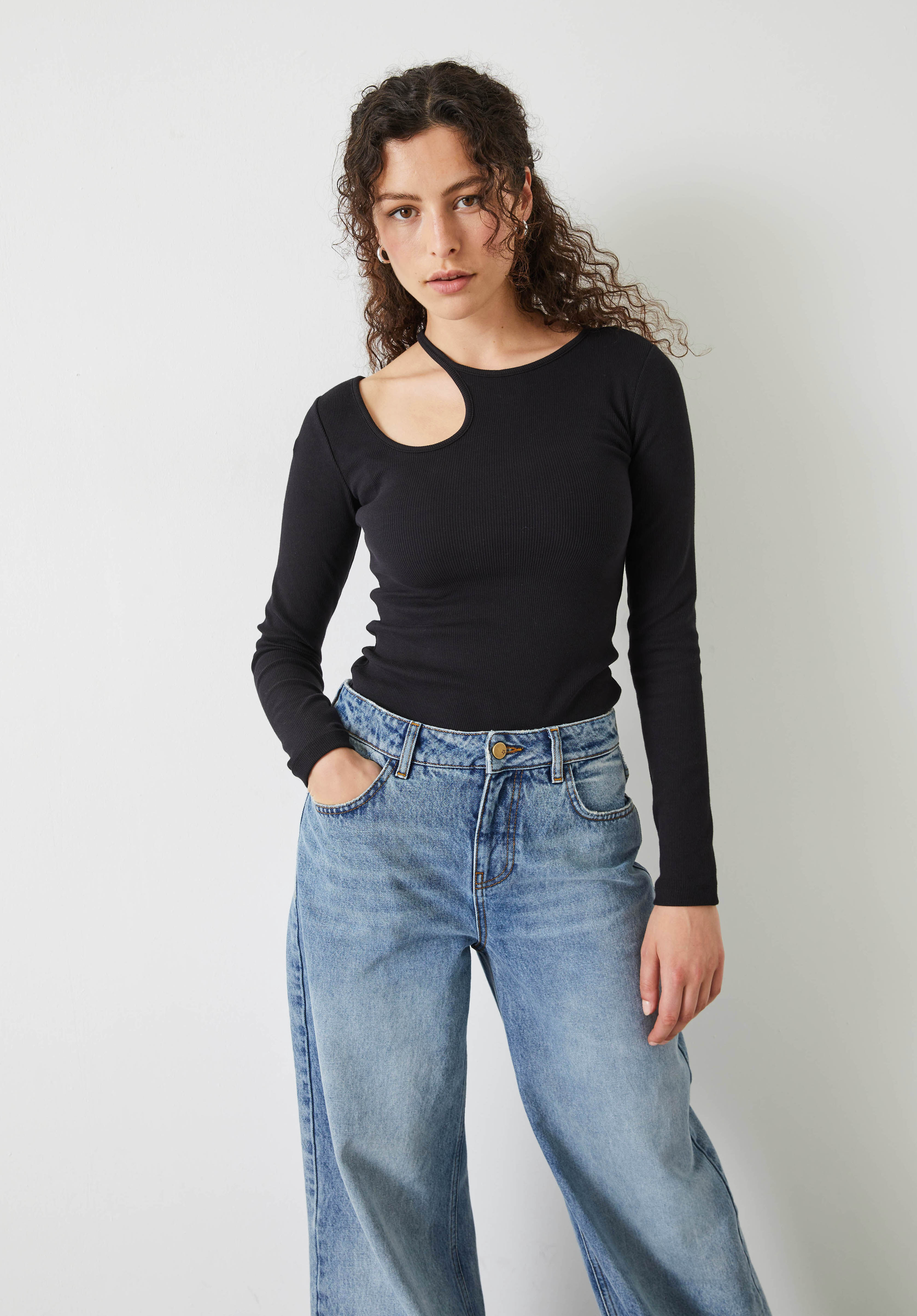 Sabina Cut out Long Sleeve Top | Black | hush