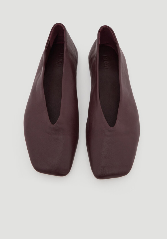 Asymmetric Leather Ballet Flats