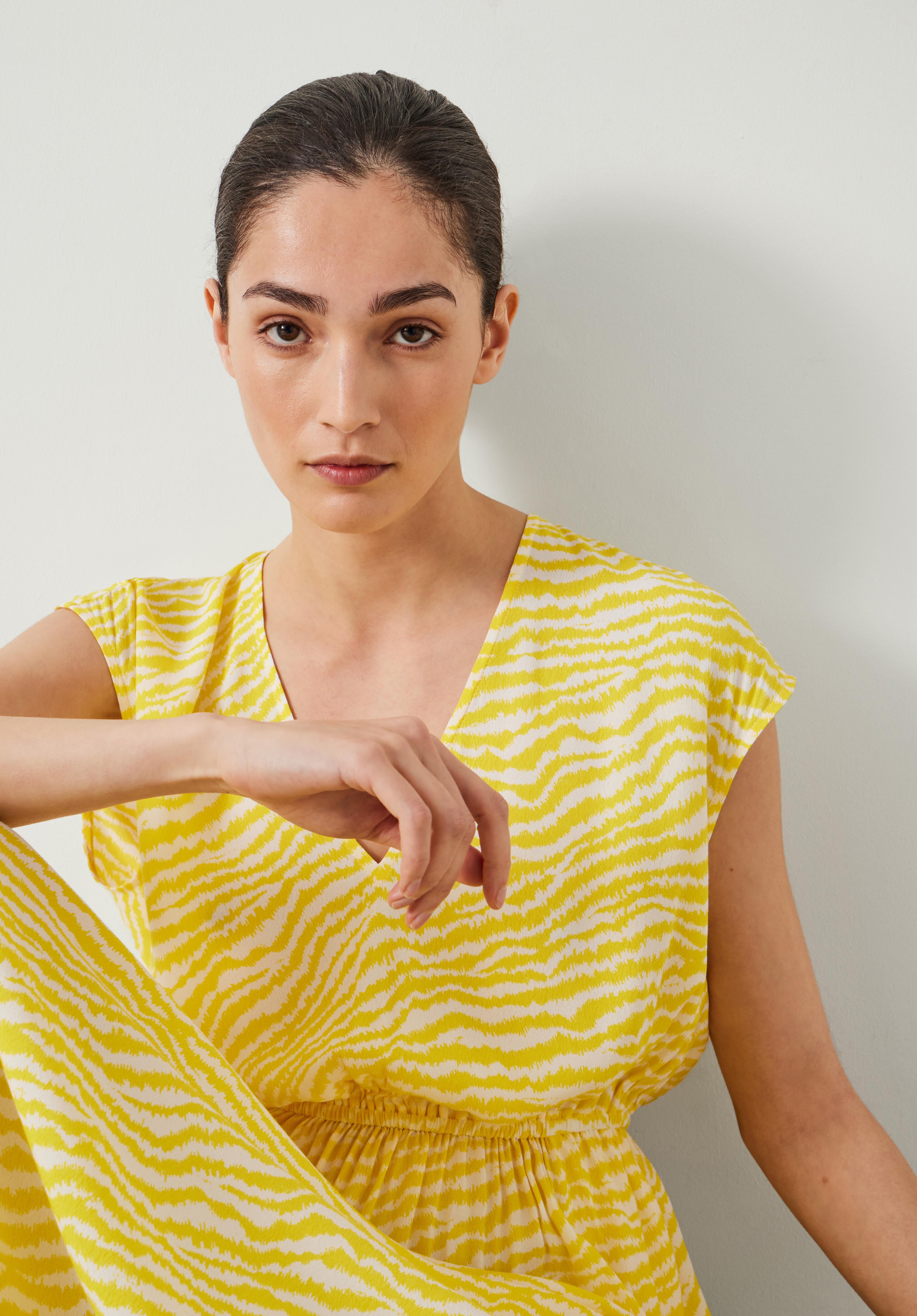Klara Relaxed Maxi Dress Blurred Animal Yellow hush