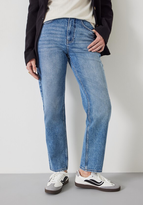 Alex Straight Leg Jeans