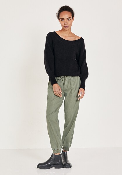 Arielle Off-The-Shoulder Jumper