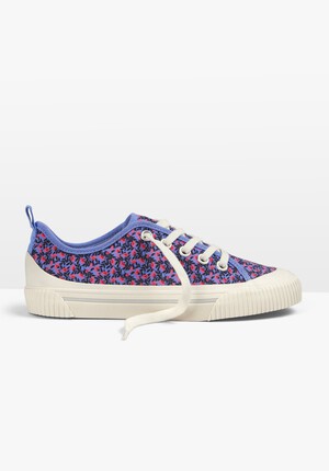Leyton Canvas Trainers