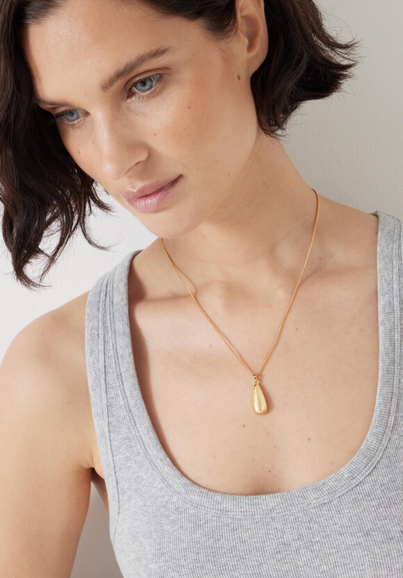 Teardrop Pendant Chain Necklace