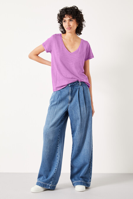 Slim V-Neck T-Shirt