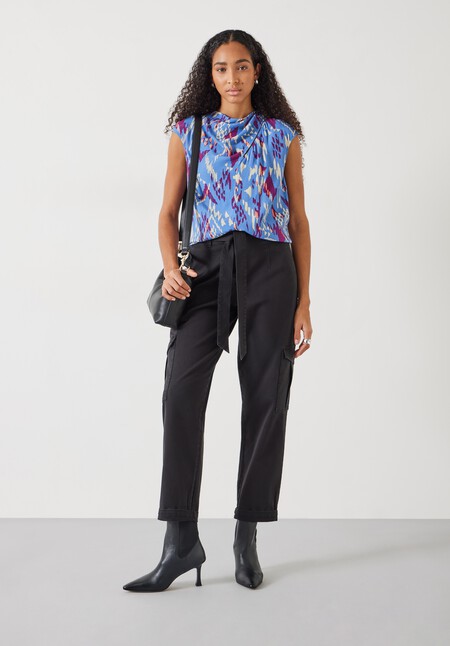 Sienna Cut-Out Detail Top