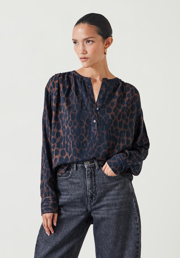 Fernanda Collarless Blouse