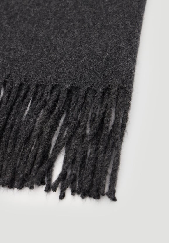 Fringe Detail Scarf