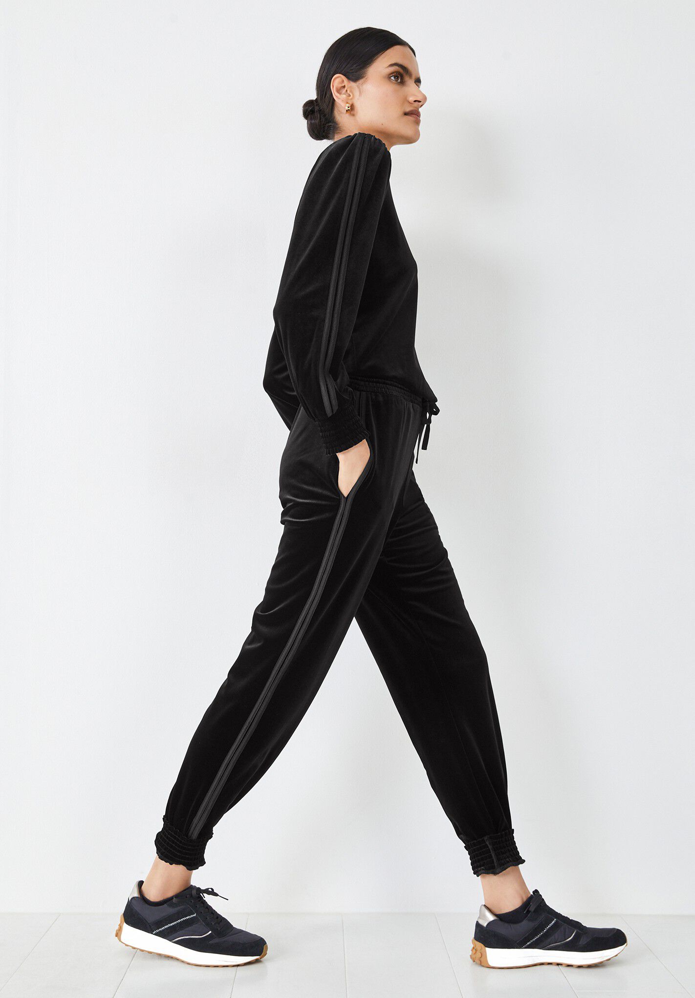 Piper Velvet Joggers Black hush