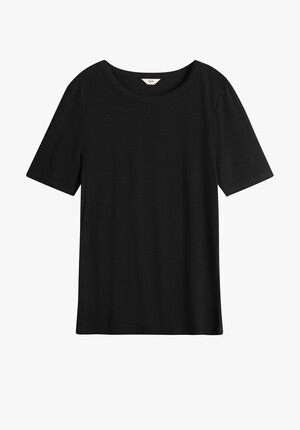 Lara Slim Fitted T-Shirt