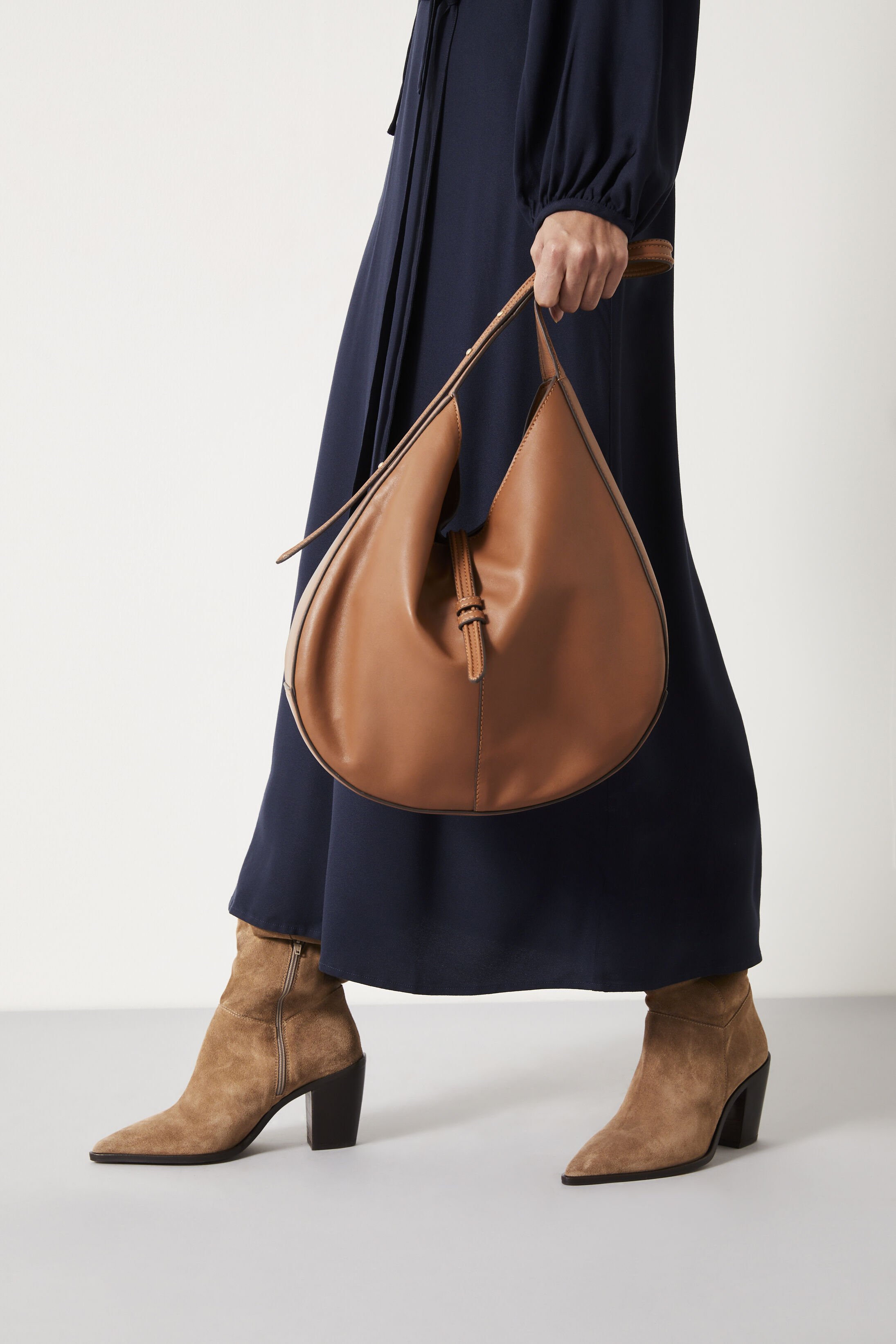 Isla Leather Scoop Tote Bag Tan hush