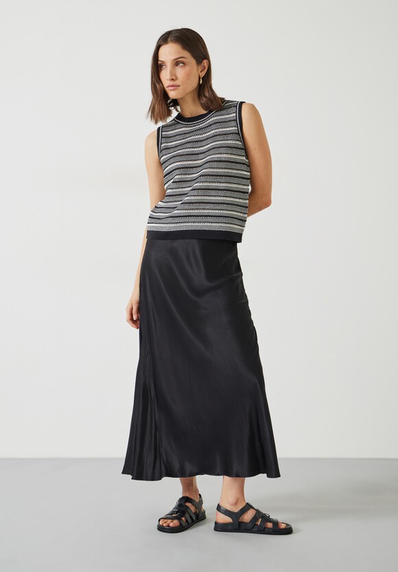 Shannon Sleeveless Pleated Top Shannon Sleeveless Pleated Top