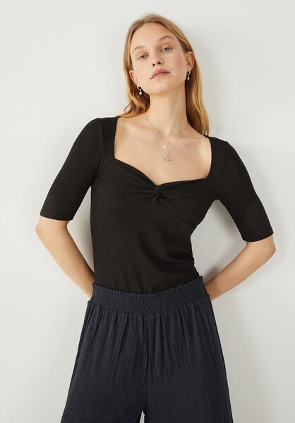 Sarah Knot Front Top