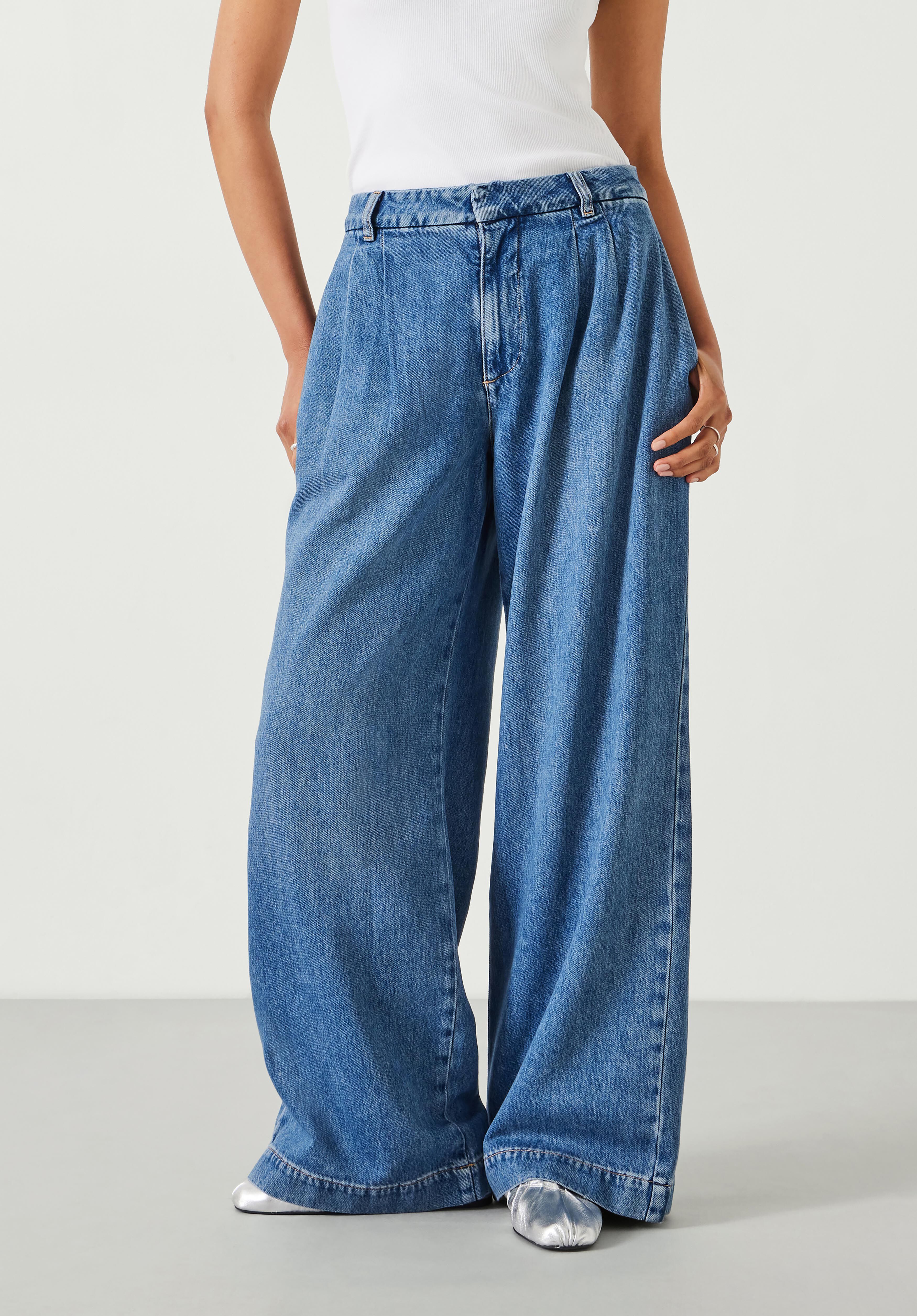 Pleated wide leg jeans 2025