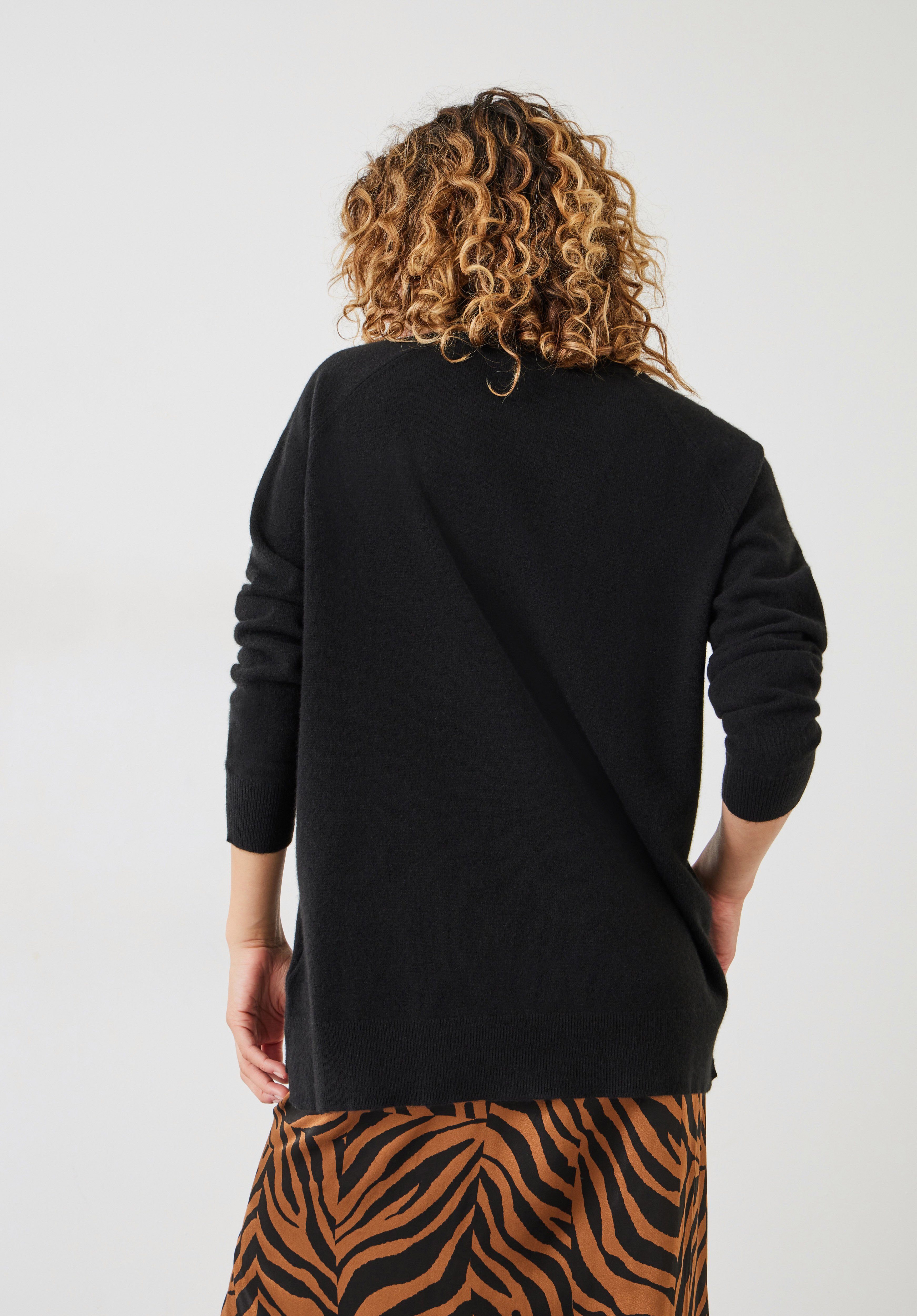 Roll Neck Cashmere Jumper Relaxed Fit Jumper Black hush