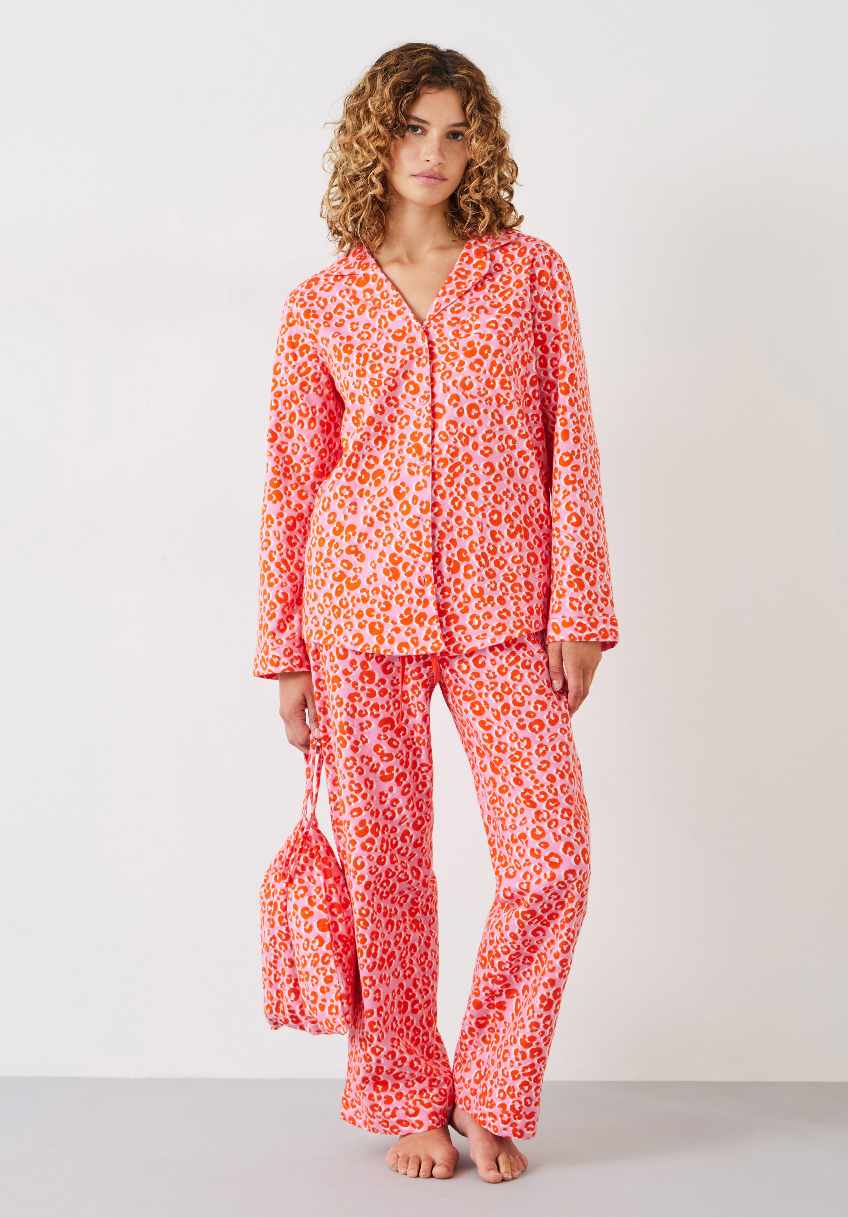 Site pyjama hot sale