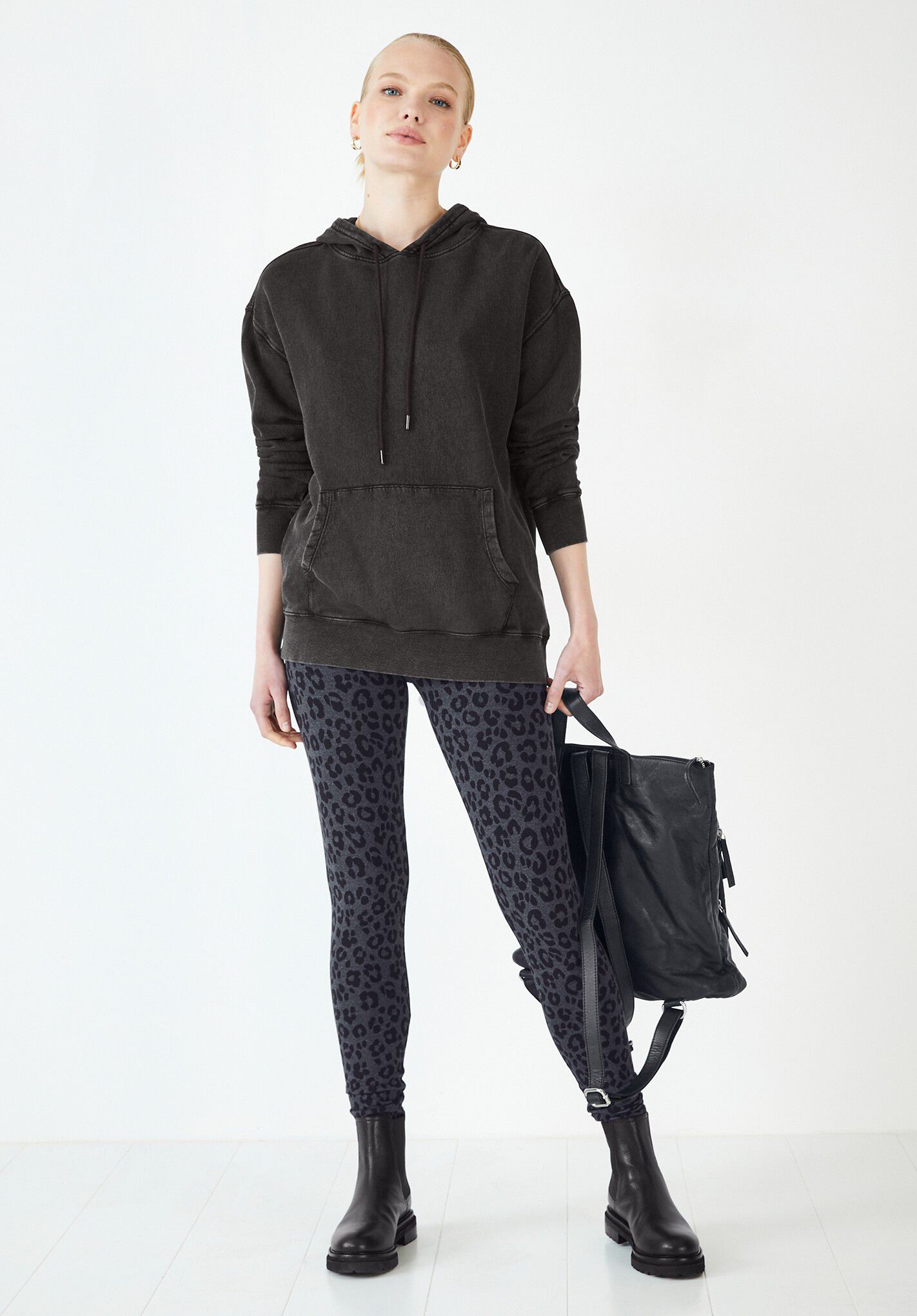 oversized plain black hoodie