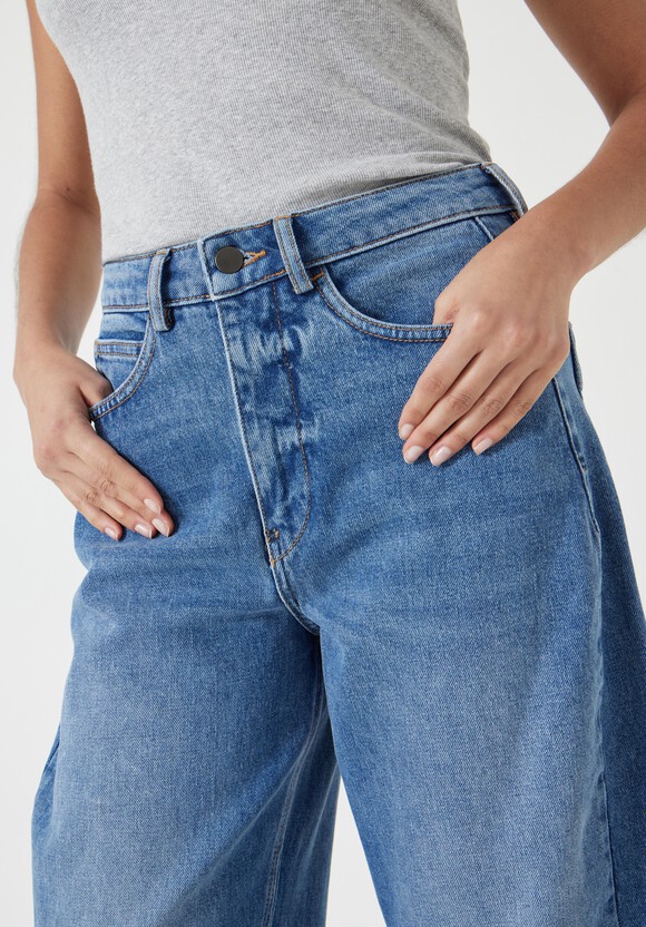 Cordelia Barrel Leg Jeans