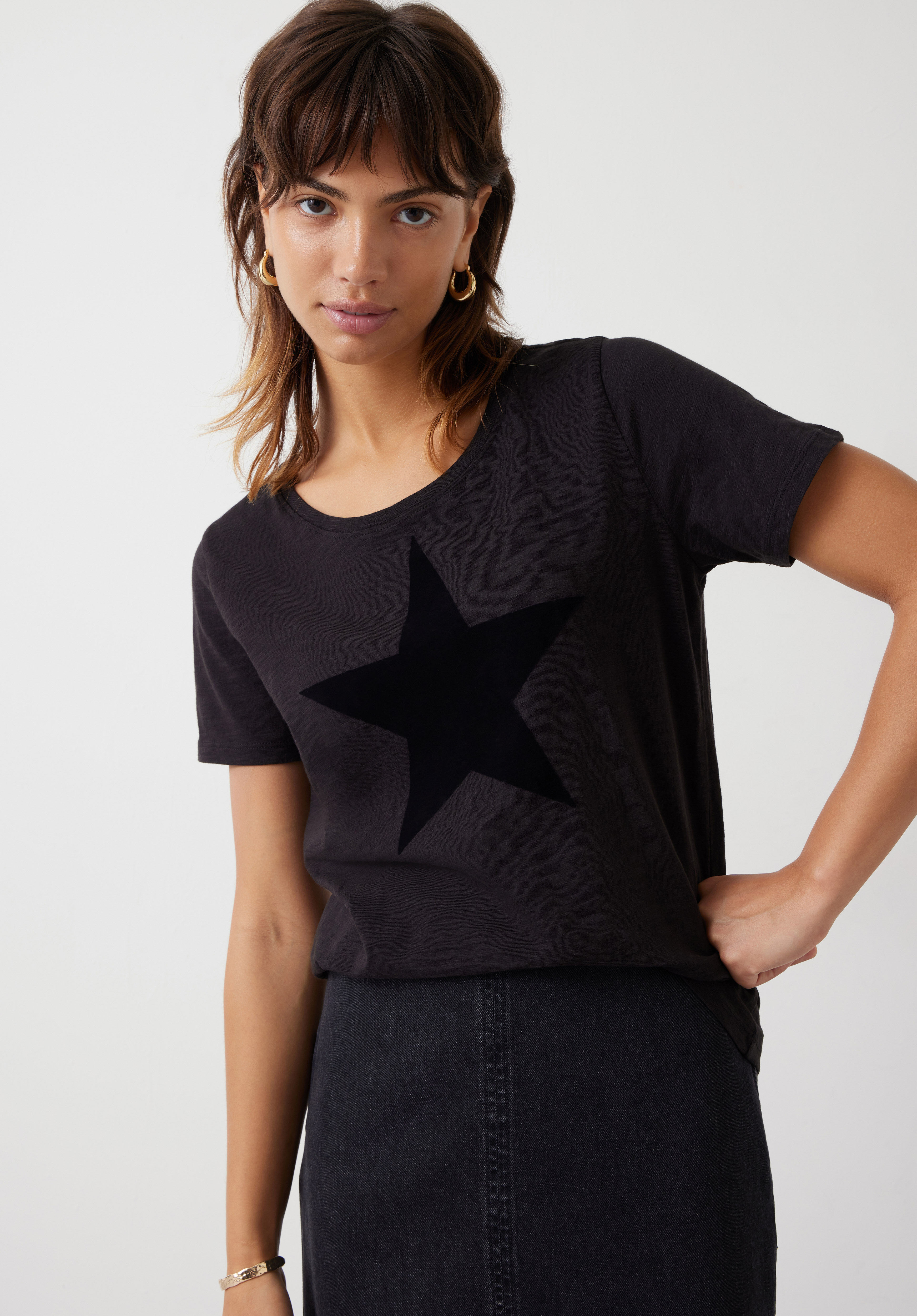 Black star t shirt online