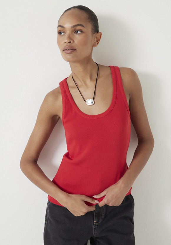 Scoop Neck Vest