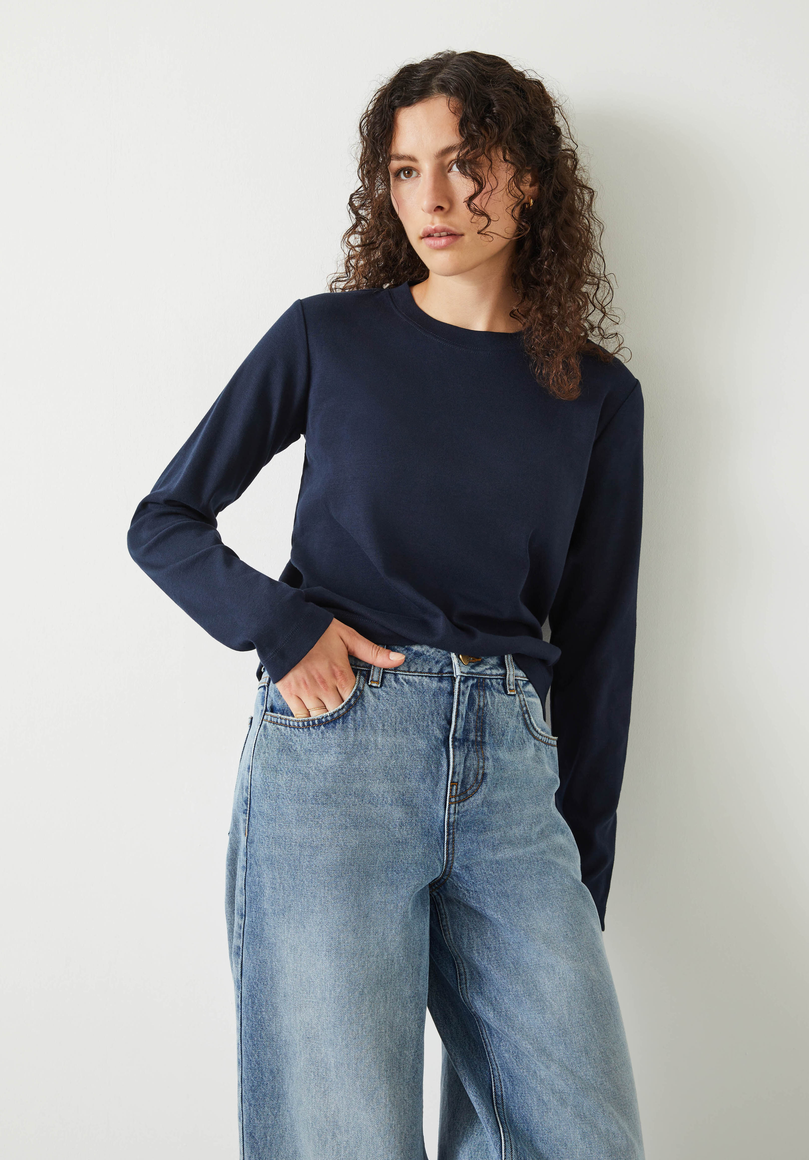 Long sleeve heavyweight crew neck deals tee