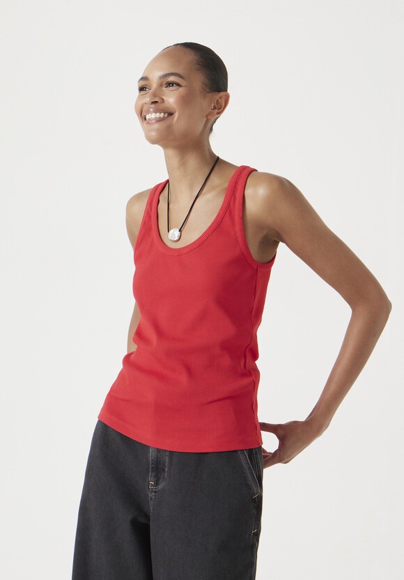 Scoop Neck Vest