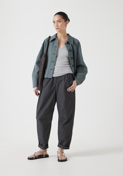 Jack Barrel Leg Pull On Lightweight Cotton Trousers