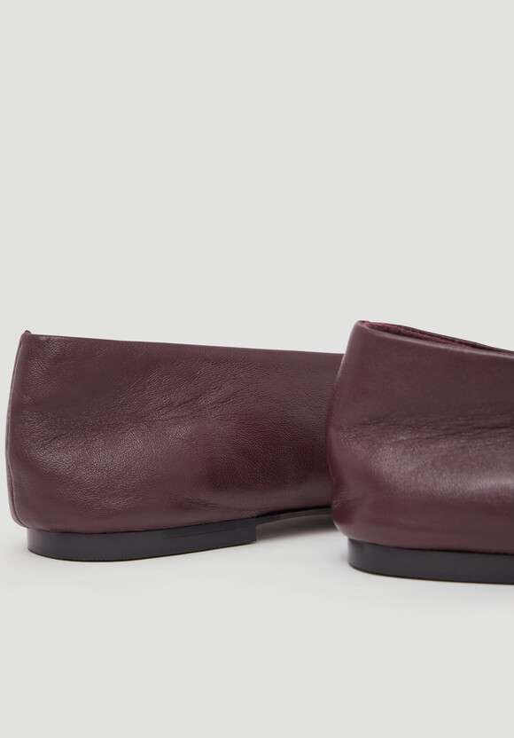 Asymmetric Leather Ballet Flats