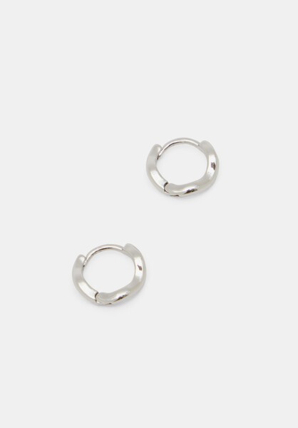 Fern Twist Huggie Earrings