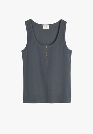 Larissa Buttoned Vest