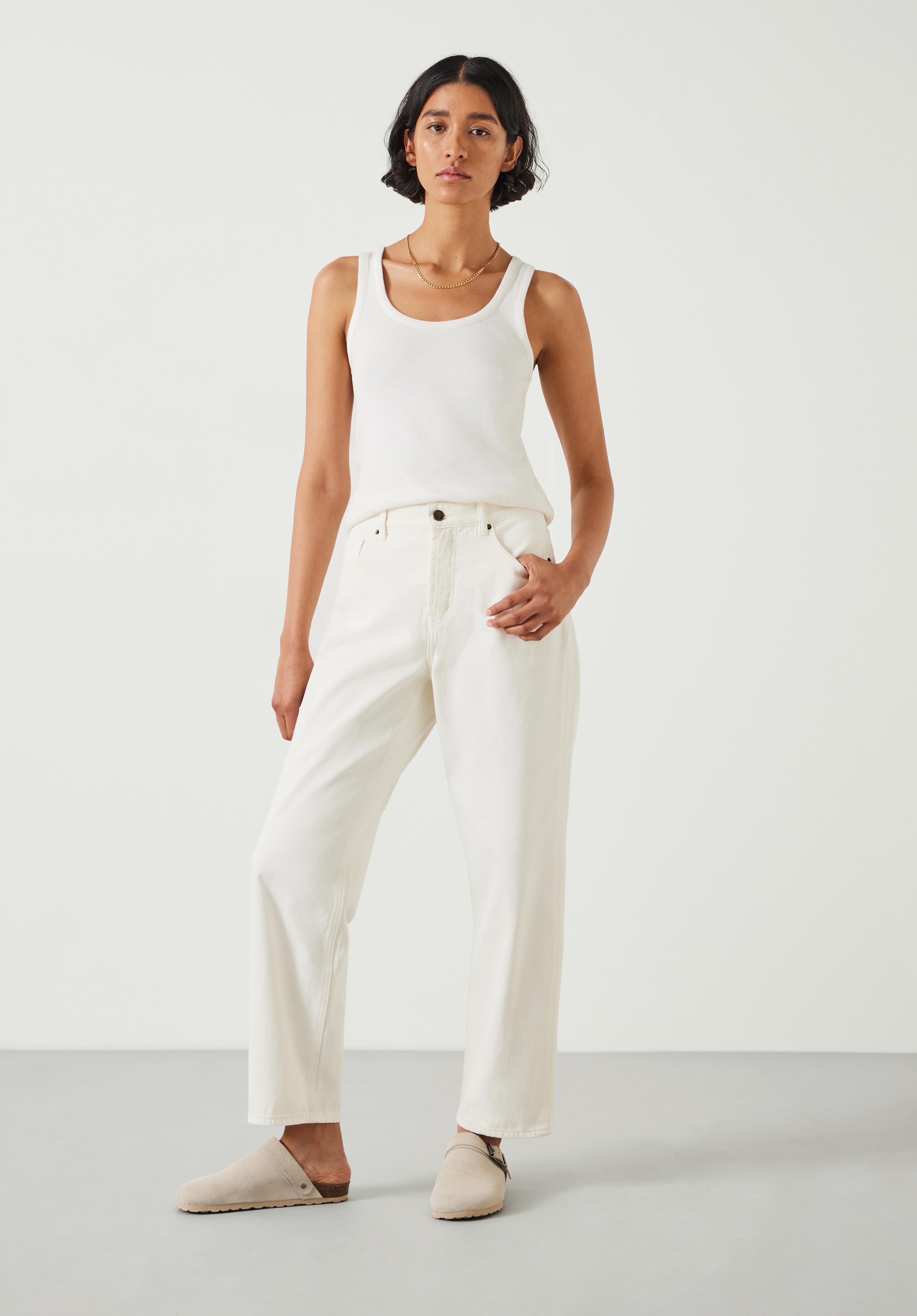 Lightweight top boyfriend jeans