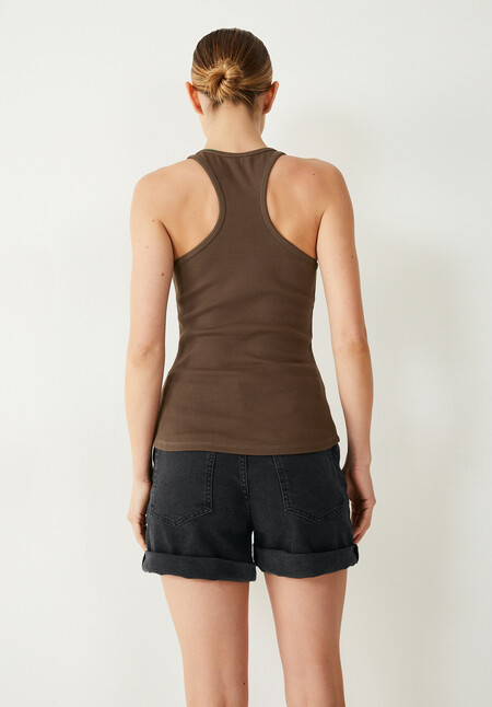 Ribbed Scooped Vest