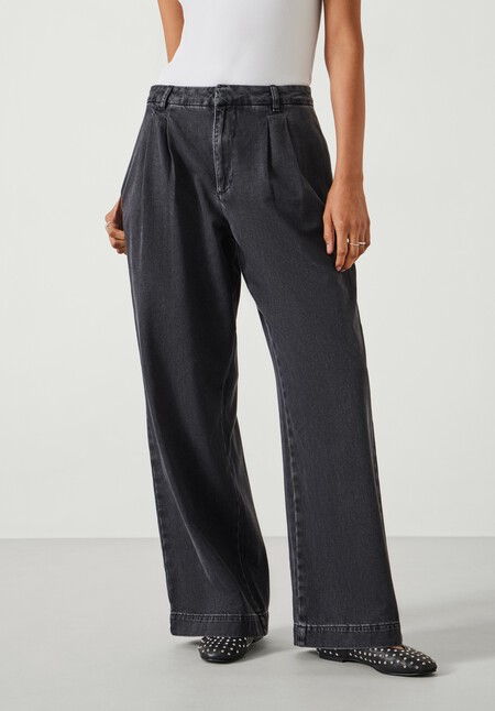 Lya Pleated Wide Leg Jeans