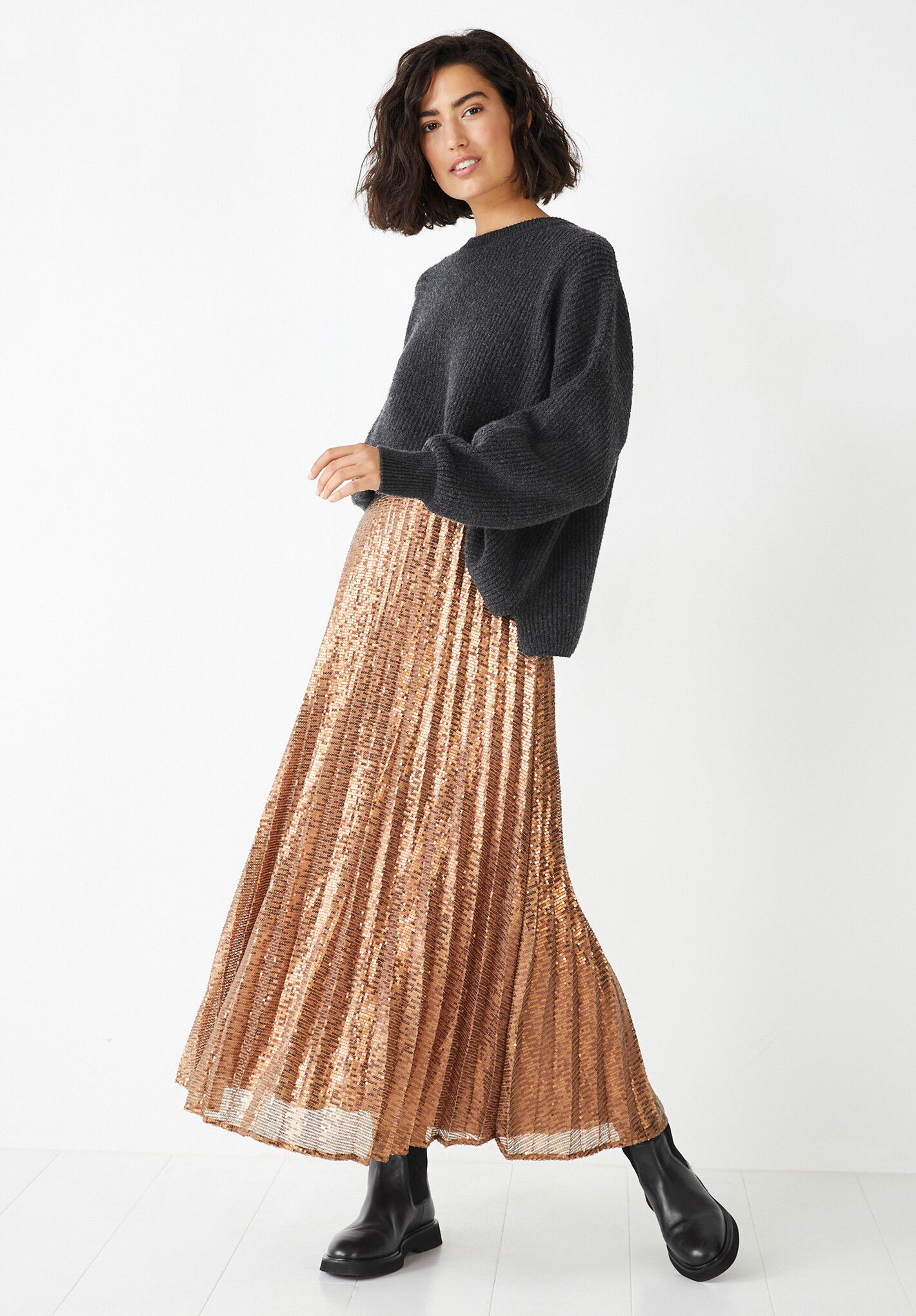 Pleated sequin maxi skirt deals